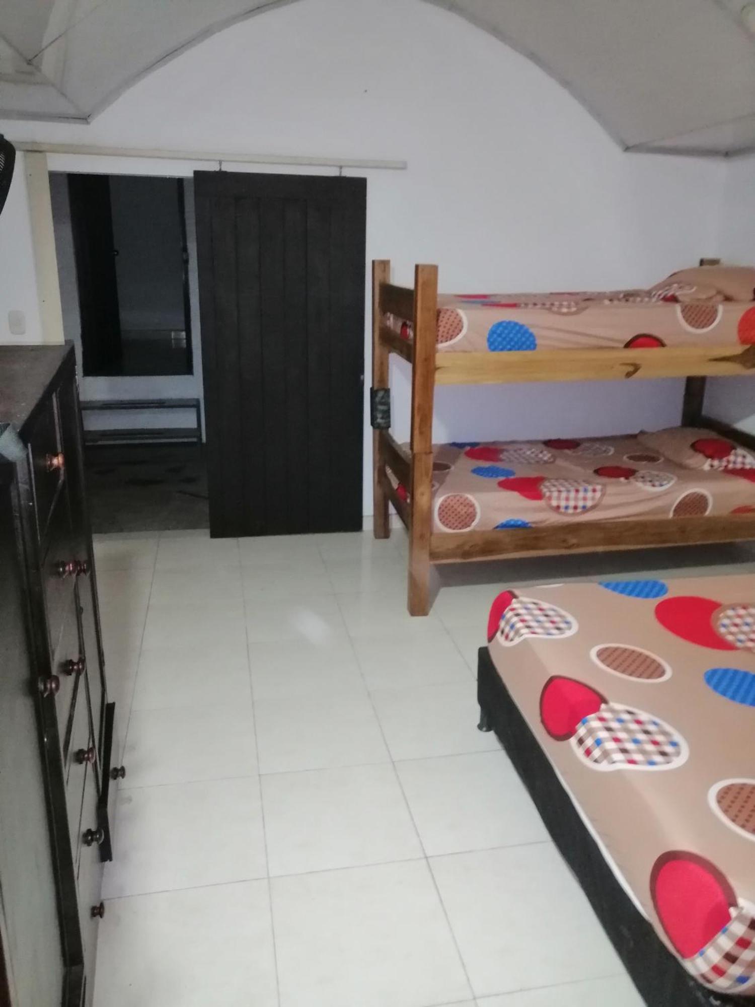 Hotel Low Cost Ла-Дорада Екстер'єр фото